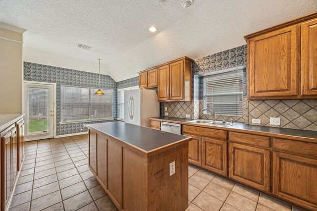 7913 Hosta Way, Fort Worth, TX 76123