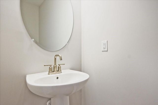 662 Sunstone Lane, Lawrenceville, GA 30043