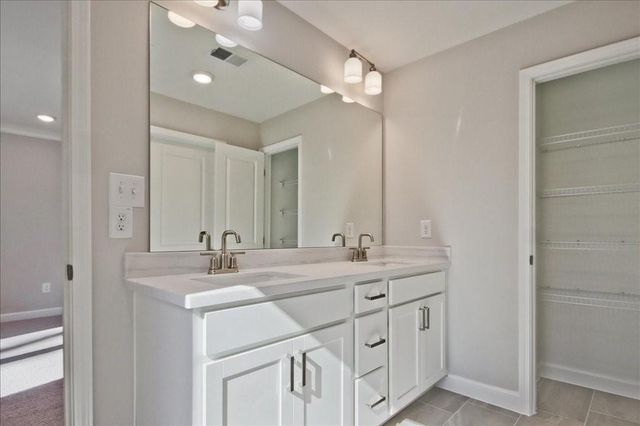 662 Sunstone Lane, Lawrenceville, GA 30043