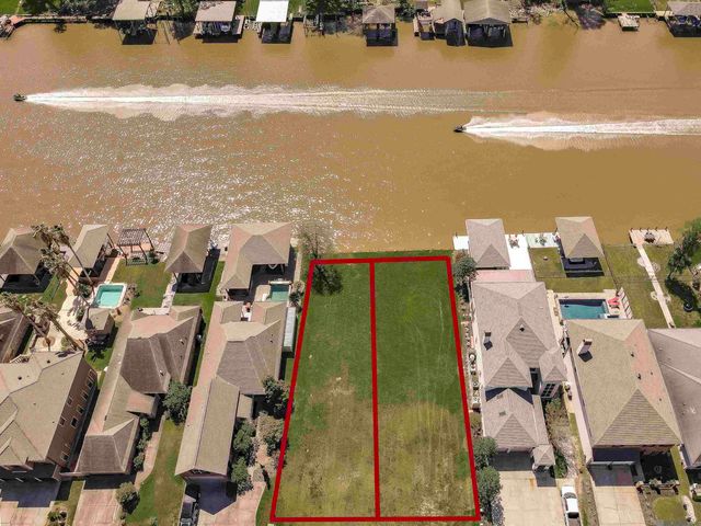 21049 Waterfront East Dr, Maurepas, LA 70449