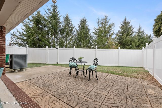 163 Villa Vista Dr D, Shepherdsville, KY 40165