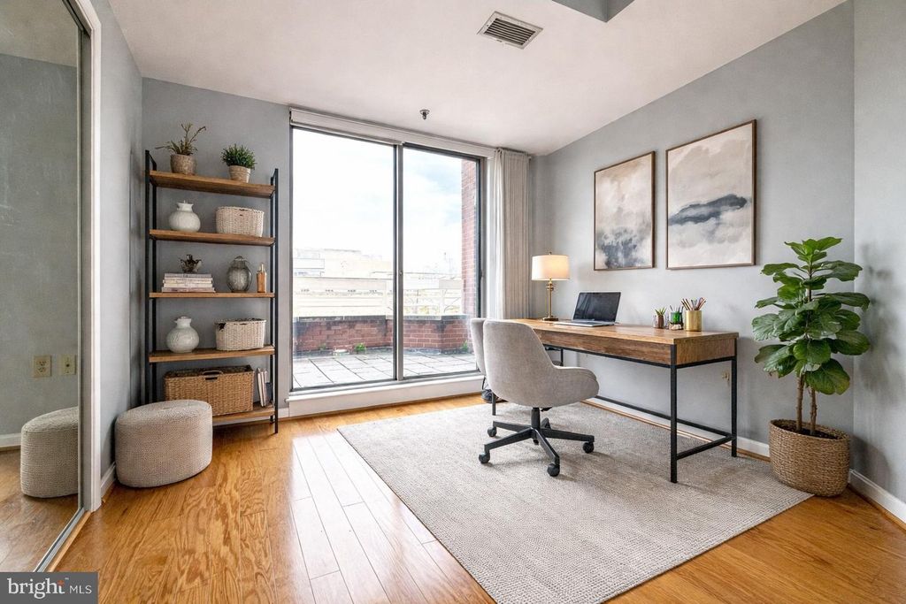 Image 23 of property listing at 22 COURTHOUSE SQ #407, Rockville, MD 20850