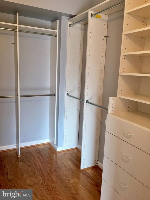 Image 30 of property listing at 22 COURTHOUSE SQ #407, Rockville, MD 20850