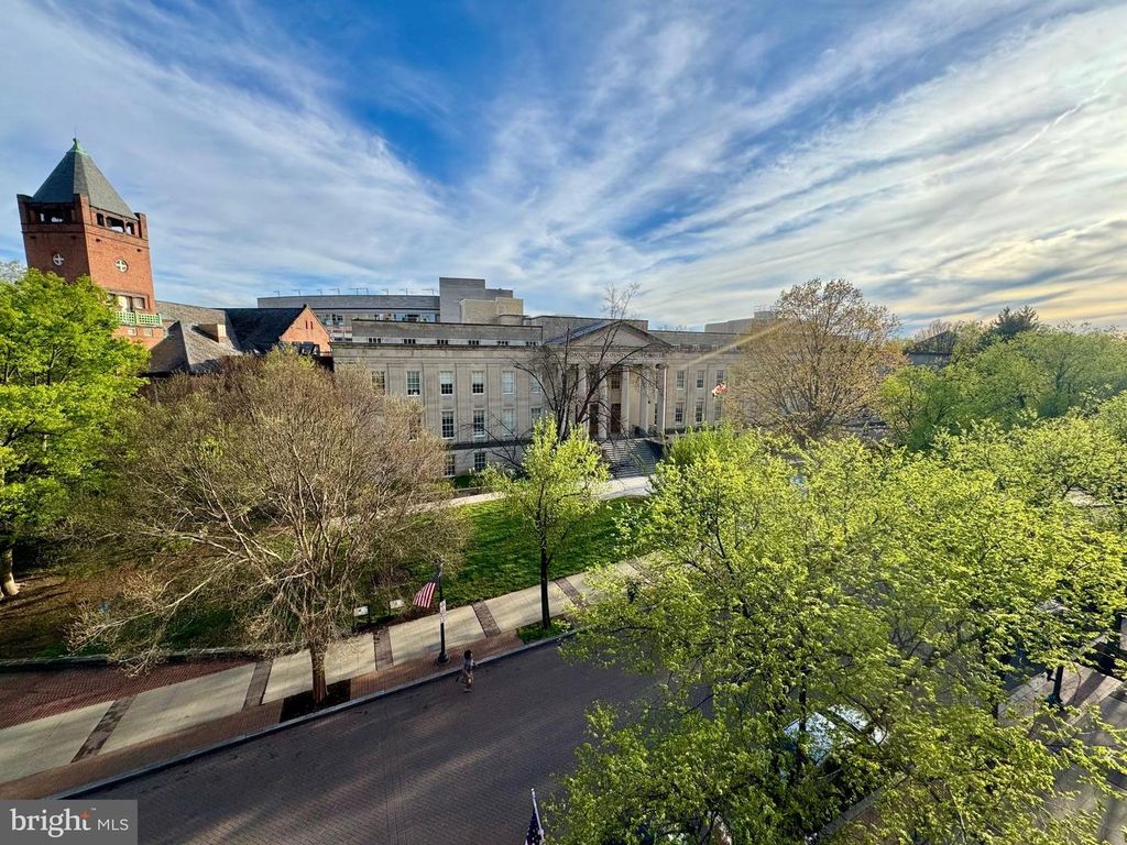 Image 39 of property listing at 22 COURTHOUSE SQ #407, Rockville, MD 20850