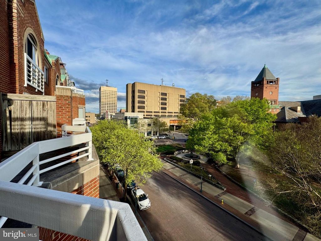 Image 40 of property listing at 22 COURTHOUSE SQ #407, Rockville, MD 20850