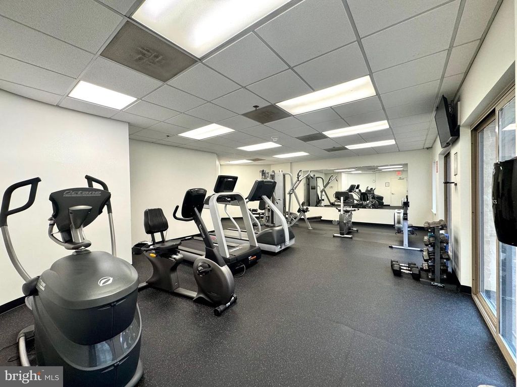 Image 45 of property listing at 22 COURTHOUSE SQ #407, Rockville, MD 20850