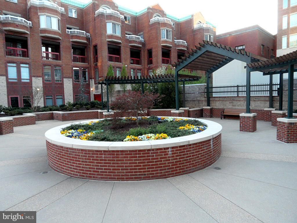 Image 50 of property listing at 22 COURTHOUSE SQ #407, Rockville, MD 20850