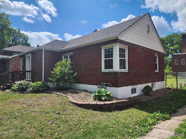 2557 Edison Avenue, Granite City, IL 62040