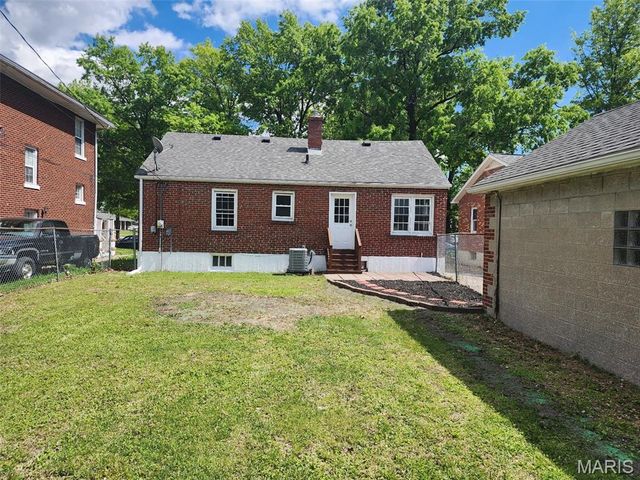 2557 Edison Avenue, Granite City, IL 62040