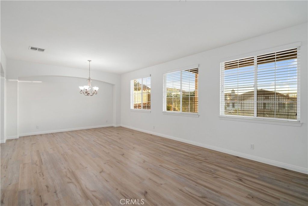 Image 11 of property listing at 11268 Price Street, Loma Linda, CA 92354