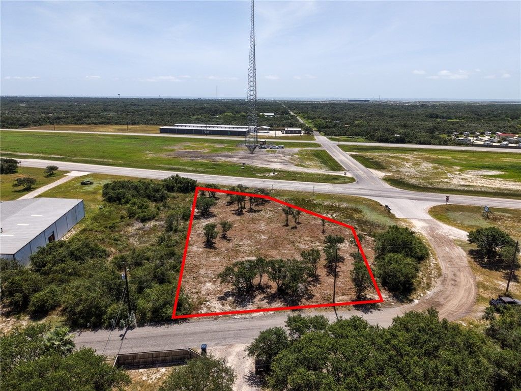 932 Holly Road, Rockport, TX 78382 — photo 5