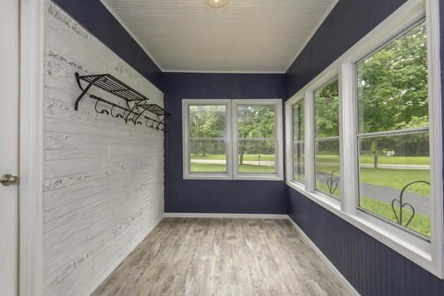 6021 N Milwaukee River PARKWAY, Glendale, WI 53209