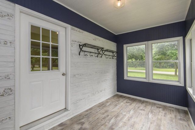 6021 N Milwaukee River PARKWAY, Glendale, WI 53209