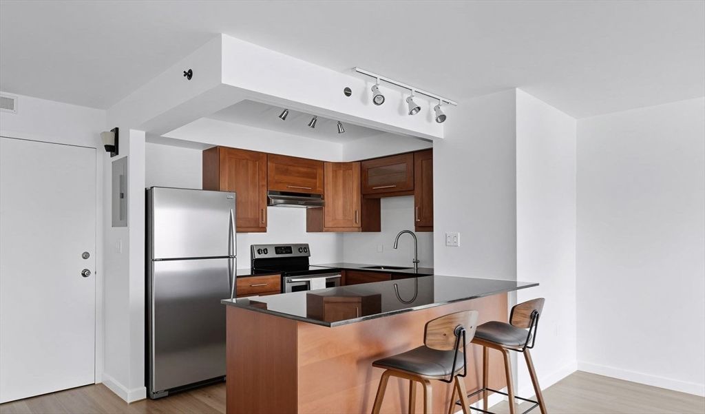 1025 Hancock 6G, Quincy, MA 02169