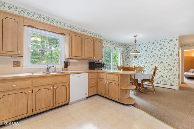 18 Sherwood Drive, Queensbury, NY 12804