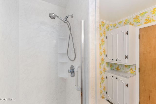 18 Sherwood Drive, Queensbury, NY 12804