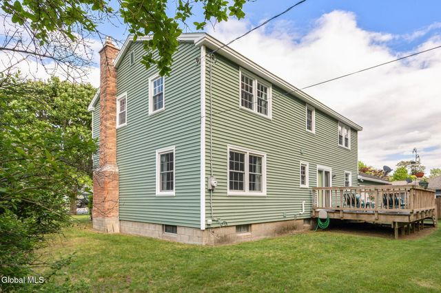 18 Sherwood Drive, Queensbury, NY 12804