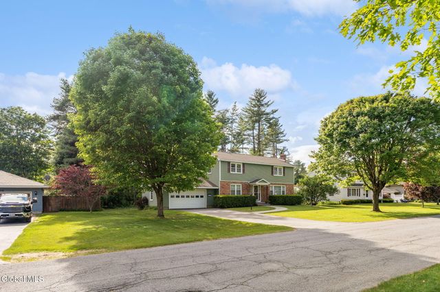 18 Sherwood Drive, Queensbury, NY 12804