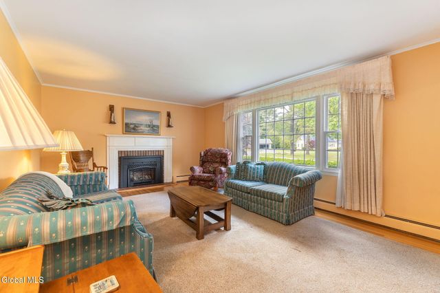 18 Sherwood Drive, Queensbury, NY 12804