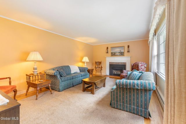 18 Sherwood Drive, Queensbury, NY 12804