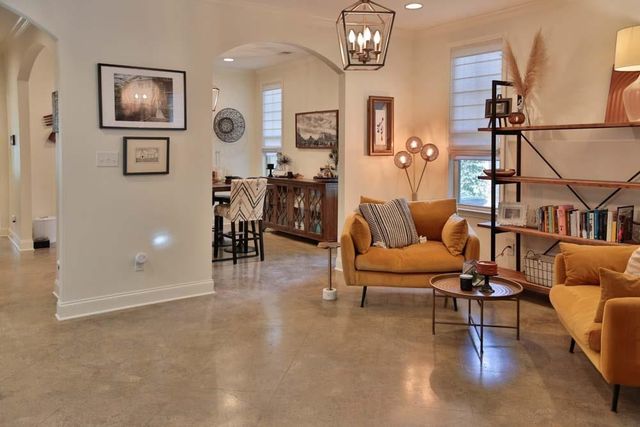 1279 W CRESTWOOD DR, Memphis, TN 38119