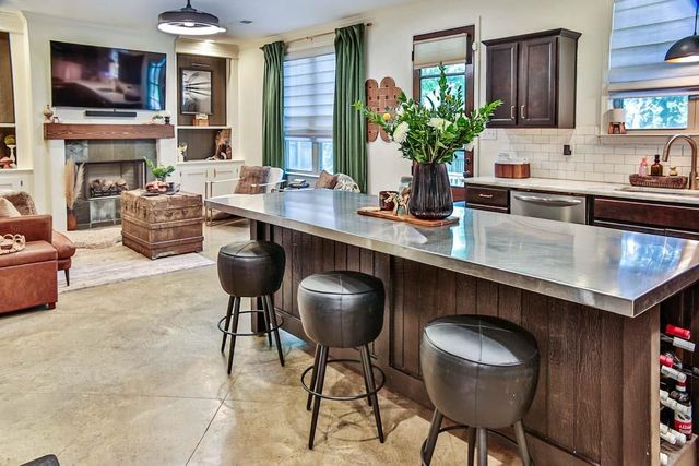 1279 W CRESTWOOD DR, Memphis, TN 38119