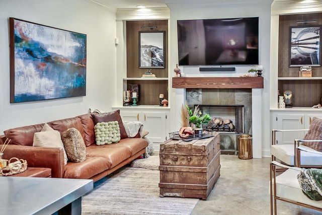 1279 W CRESTWOOD DR, Memphis, TN 38119