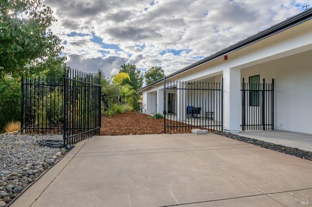 7931 Linda Vista Rd, Vacaville, CA 95688