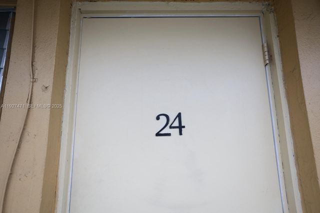 465 E 28th St 24, Hialeah, FL 33013