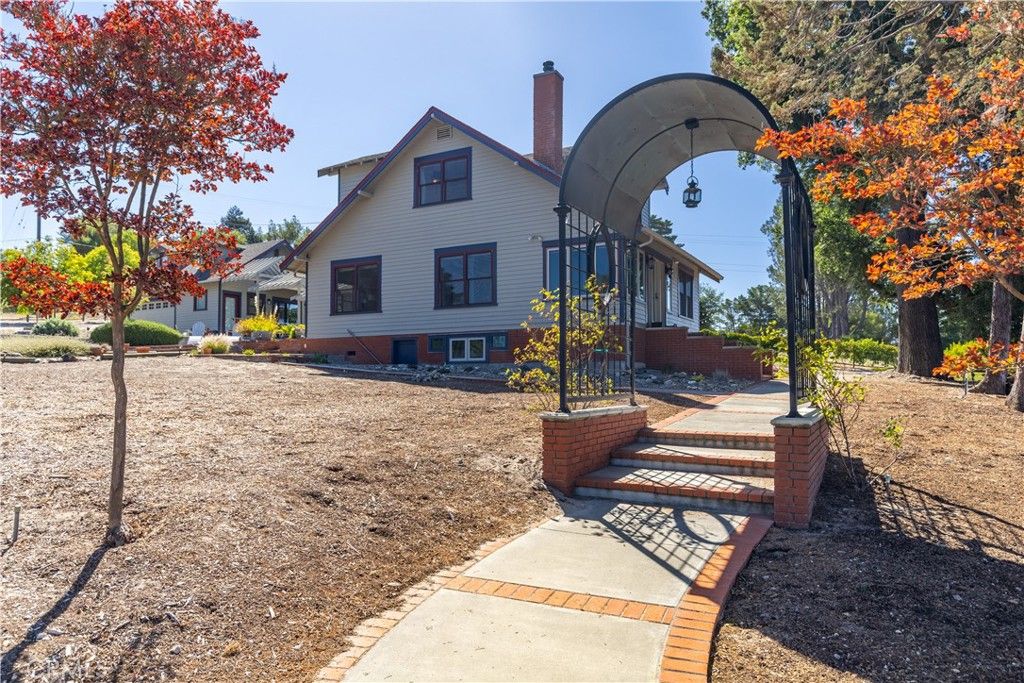 Image 6 of property listing at 3155 El Camino Real, Atascadero, CA 93422
