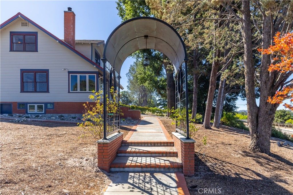 Image 7 of property listing at 3155 El Camino Real, Atascadero, CA 93422