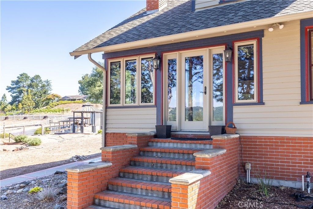 Image 9 of property listing at 3155 El Camino Real, Atascadero, CA 93422