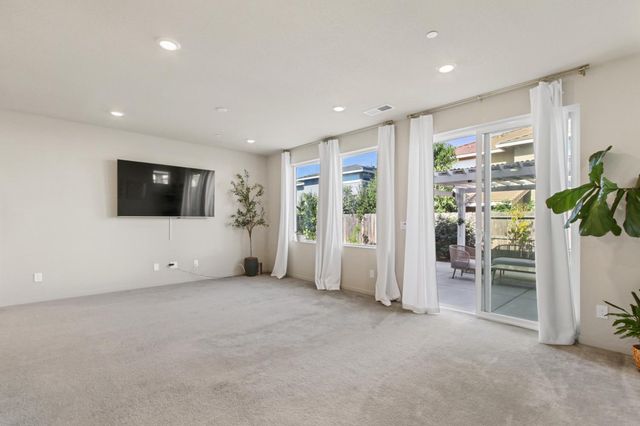 4236 Roanne Way, Rancho Cordova, CA 95742