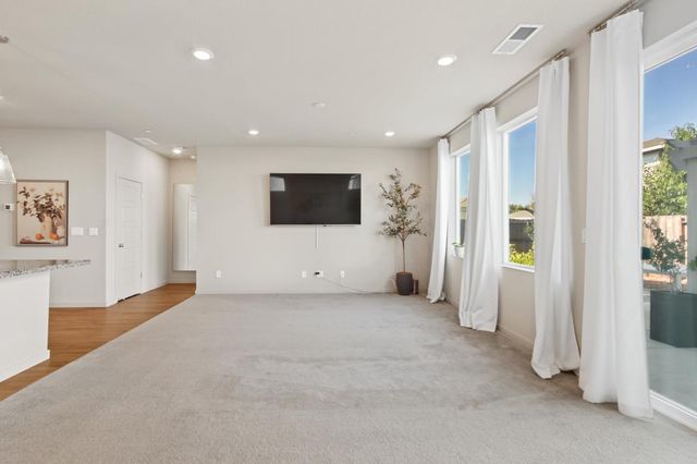 4236 Roanne Way, Rancho Cordova, CA 95742