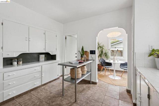 5366 Walnut, Oakland, CA 94619