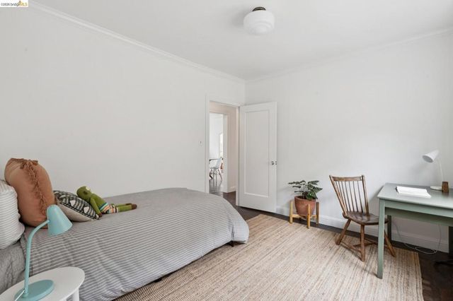 5366 Walnut, Oakland, CA 94619