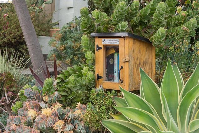 5366 Walnut, Oakland, CA 94619