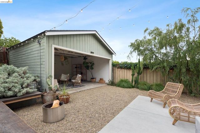5366 Walnut, Oakland, CA 94619