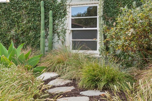 5366 Walnut, Oakland, CA 94619