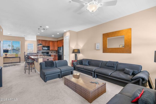 250 W QUEEN CREEK Road 240, Chandler, AZ 85248