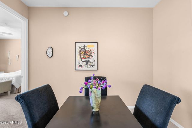 250 W QUEEN CREEK Road 240, Chandler, AZ 85248