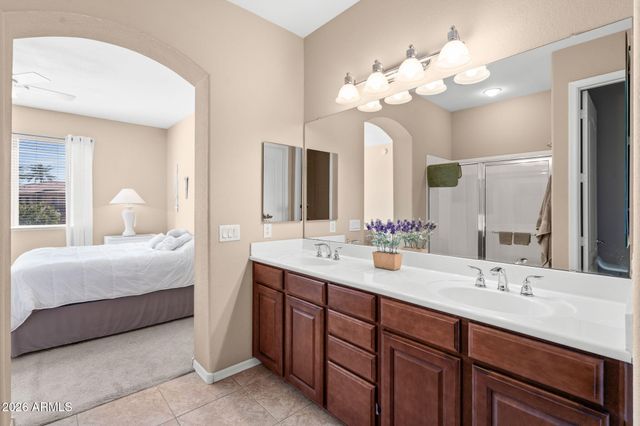 250 W QUEEN CREEK Road 240, Chandler, AZ 85248