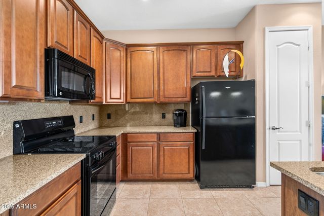 250 W QUEEN CREEK Road 240, Chandler, AZ 85248