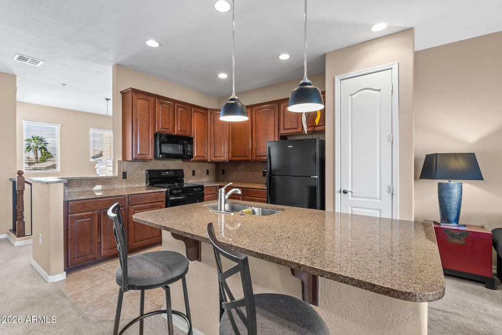 Image 11 of property listing at 250 W QUEEN CREEK Road 240, Chandler, AZ 85248