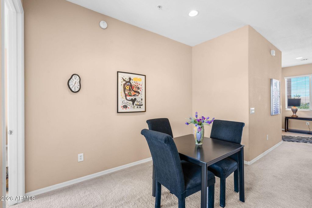 Image 16 of property listing at 250 W QUEEN CREEK Road 240, Chandler, AZ 85248