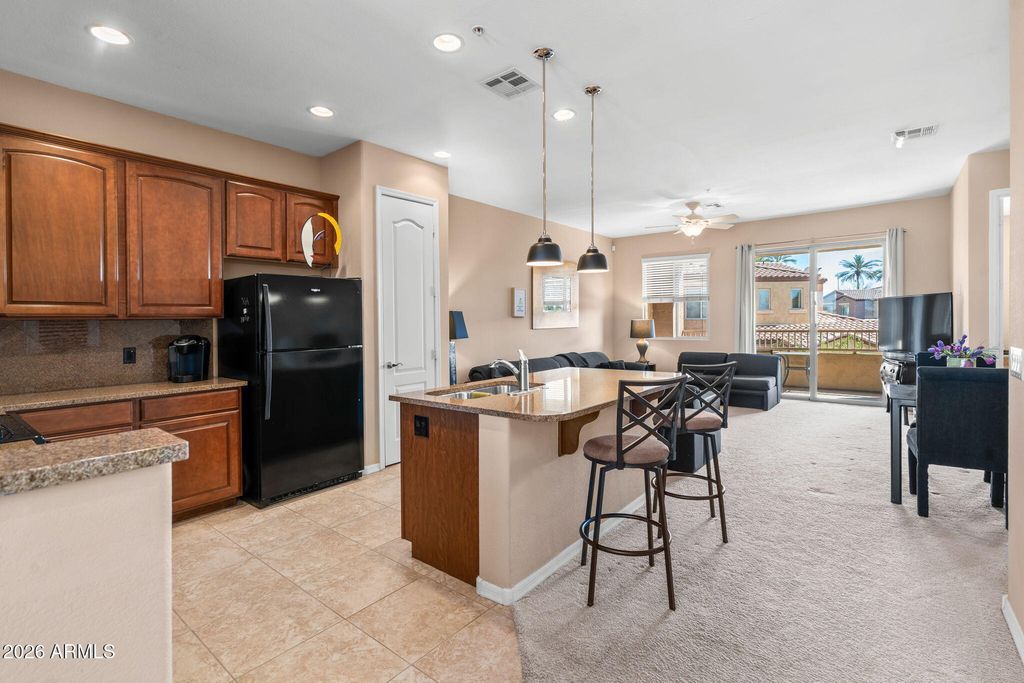 Image 7 of property listing at 250 W QUEEN CREEK Road 240, Chandler, AZ 85248