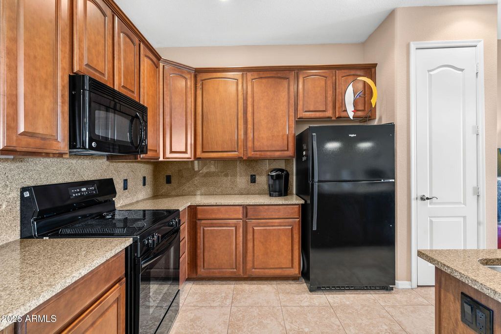 Image 8 of property listing at 250 W QUEEN CREEK Road 240, Chandler, AZ 85248