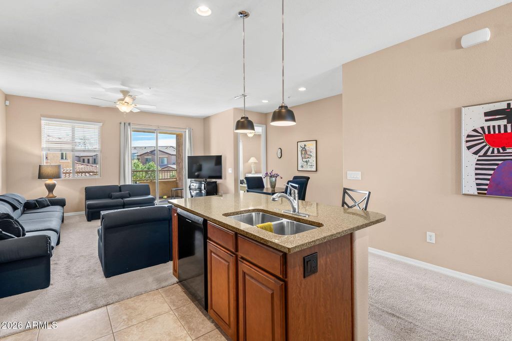 Image 9 of property listing at 250 W QUEEN CREEK Road 240, Chandler, AZ 85248