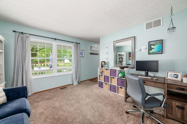 2895 Pheasant Field Drive, Hilliard, OH 43026