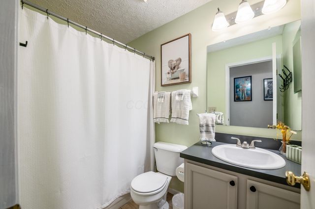 2895 Pheasant Field Drive, Hilliard, OH 43026